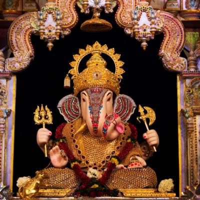 गणेश चतुर्थी विशेष: पुणे में श्रीमंत दगडूशेठ हलवाई गणपति की कहानी और महत्व