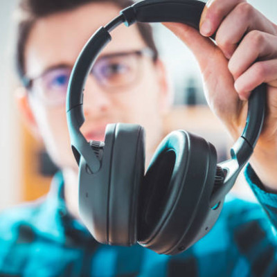 Best Noise-canceling Bluetooth Headphones